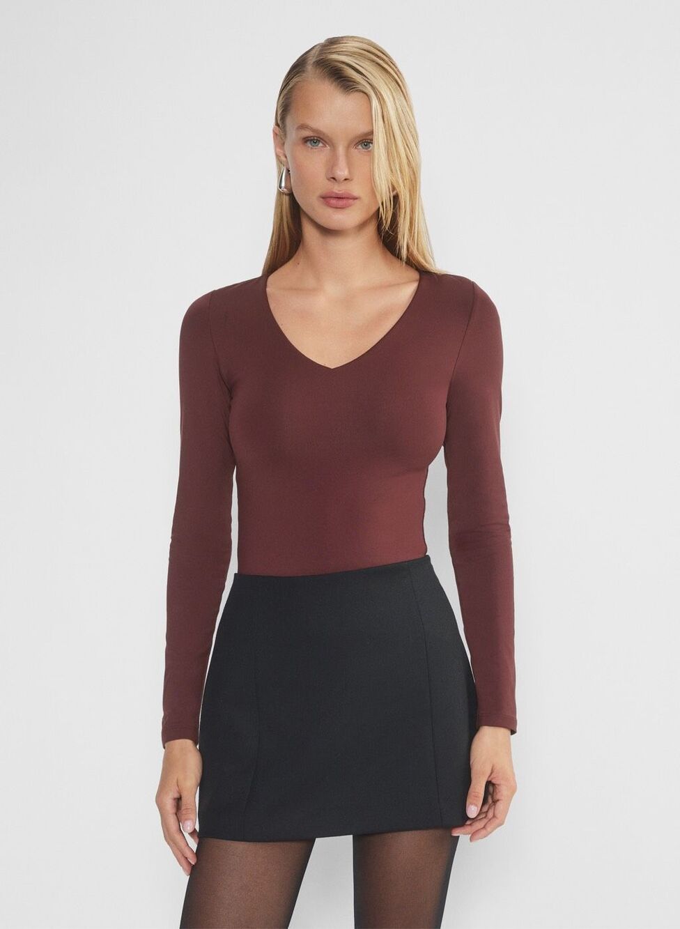 Aritzia Women's Contour Fixture V-Neck Long Sleeve Burgundy Fitted Top S NWOT